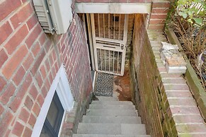 Convenient DC Studio Near Metro Stop!