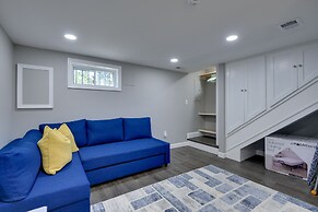 Convenient DC Studio Near Metro Stop!