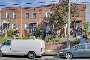 Convenient DC Studio Near Metro Stop!