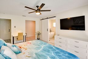 Palm Coast Home w/ Heated Pool: 3 Mi to Beach!
