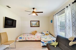 Palm Coast Home w/ Heated Pool: 3 Mi to Beach!