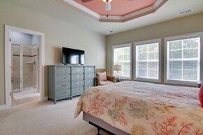 6 Mi to Rehoboth Beach: Townhome w/ Pool Access!