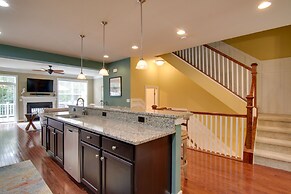 6 Mi to Rehoboth Beach: Townhome w/ Pool Access!