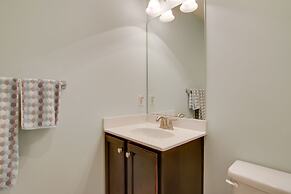 6 Mi to Rehoboth Beach: Townhome w/ Pool Access!