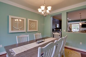 6 Mi to Rehoboth Beach: Townhome w/ Pool Access!