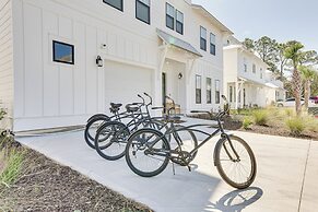Florida Home - Grill & Pool Table, Walk to Beach