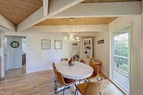 Beech Mountain Cabin w/ Hot Tub: 1 Mi to Slopes!