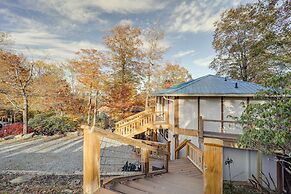 Beech Mountain Cabin w/ Hot Tub: 1 Mi to Slopes!