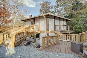 Beech Mountain Cabin w/ Hot Tub: 1 Mi to Slopes!