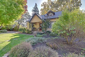 Cozy Grants Pass Home ~ 9 Mi to Rogue River Access