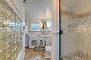 Cozy Grants Pass Home ~ 9 Mi to Rogue River Access