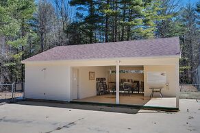 Family-friendly North Conway Home w/ Pool Access!