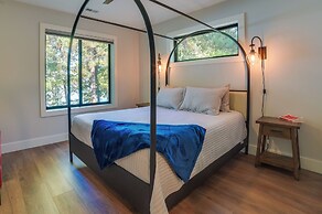 Higgins Lake Vacation Rental w/ Lake Views & Deck!