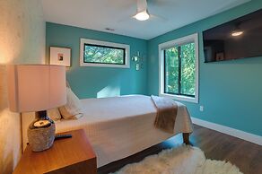 Higgins Lake Vacation Rental w/ Lake Views & Deck!