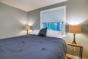 Gilford Getaway w/ Mountain Views & Fire Pit!