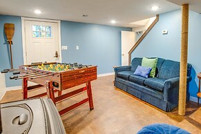 Gilford Getaway w/ Mountain Views & Fire Pit!