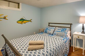 Gilford Getaway w/ Mountain Views & Fire Pit!