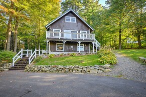 Gilford Getaway w/ Mountain Views & Fire Pit!