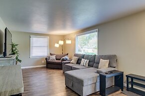 Green Bay Vacation Home: Half Mi to Lambeau Field!