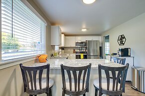 Green Bay Vacation Home: Half Mi to Lambeau Field!