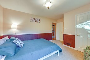 Enchanting Puyallup Home w/ Spacious Deck!