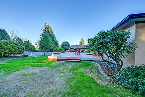 Enchanting Puyallup Home w/ Spacious Deck!