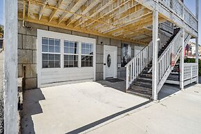 Mountain-view Deck: Stylish Virginia City Apt!
