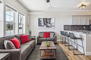 Mountain-view Deck: Stylish Virginia City Apt!