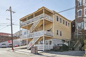 Mountain-view Deck: Stylish Virginia City Apt!