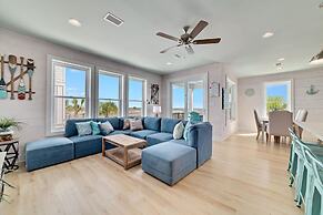 New Coastal Cottage w/ Gulf View, Shared Pool