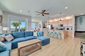 New Coastal Cottage w/ Gulf View, Shared Pool