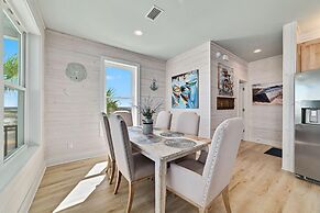 New Coastal Cottage w/ Gulf View, Shared Pool
