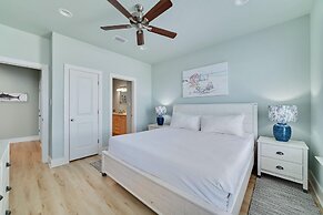 New Coastal Cottage w/ Gulf View, Shared Pool