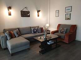 1 Bedroom Chalet in Jounieh,include Generator,pool
