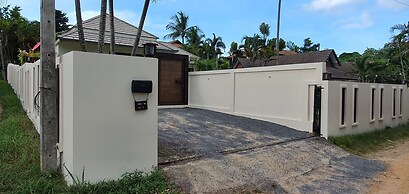 Baan Rattana Pool Villa Near The Center