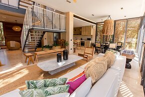 The Palm Luxury Villas Corasol by Lumina