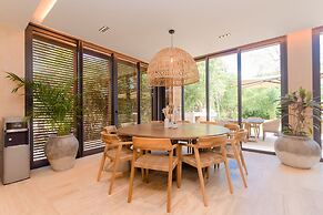 The Palm Luxury Villas Corasol by Lumina