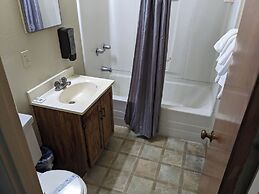 Hi-Lo Motel and RV Park