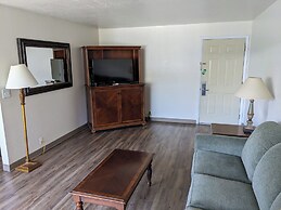 Hi-Lo Motel and RV Park