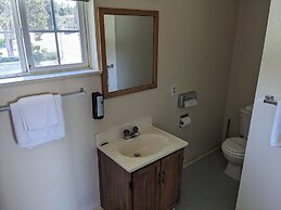 Hi-Lo Motel and RV Park