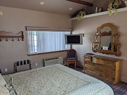 Hi-Lo Motel and RV Park