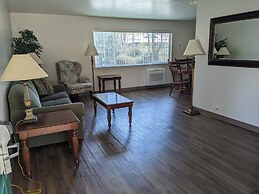 Hi-Lo Motel and RV Park