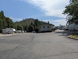 Hi-Lo Motel and RV Park