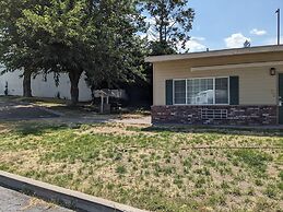 Hi-Lo Motel and RV Park