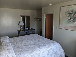 Hi-Lo Motel and RV Park