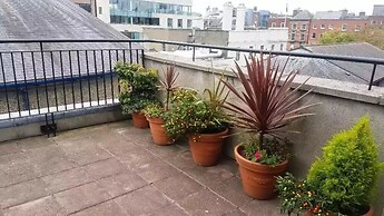 ROOFTOP 3BR PH-INDOOR SAUNA IN DUBLIN