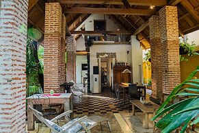 Hotel CRC-8S Cerca al Mar con Desayuno