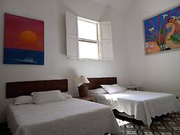 Hotel CRC-8S Cerca al Mar con Desayuno