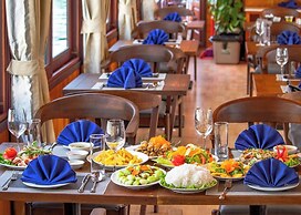 Rose Nhung Hotel Catba