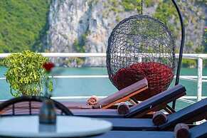 Rose Nhung Hotel Catba